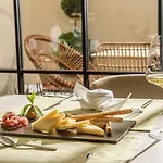 Dom Boutique Hotel